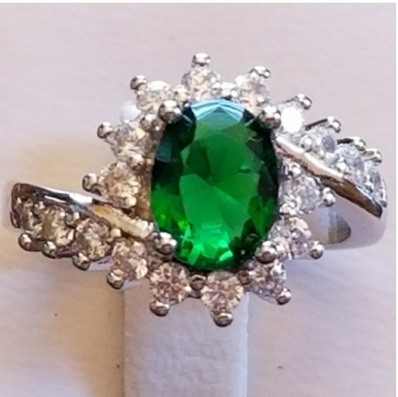 Genuine 3ct Emerald Quartz Ring Size 5
